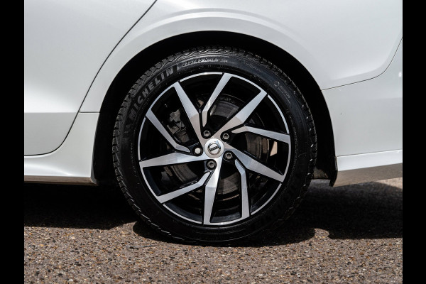 Volvo V60 2.0 T8 390PK Recharge AWD Inscription | Pano | H/K Sound | Trekhaak | Memory