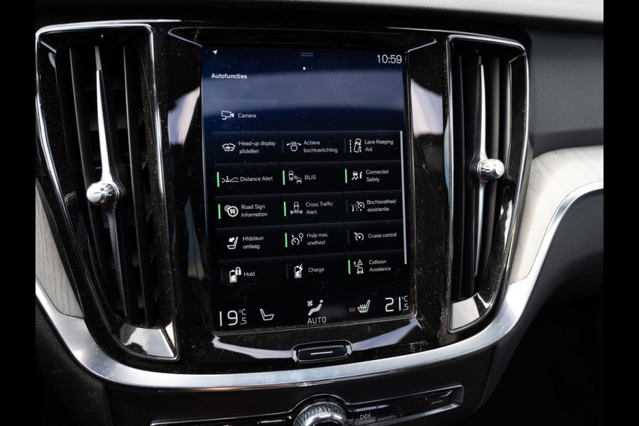 Volvo V60 2.0 T8 390PK Recharge AWD Inscription | Pano | H/K Sound | Trekhaak | Memory