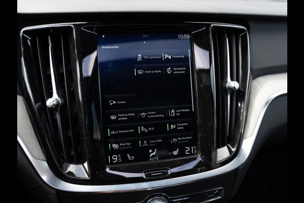 Volvo V60 2.0 T8 390PK Recharge AWD Inscription | Pano | H/K Sound | Trekhaak | Memory