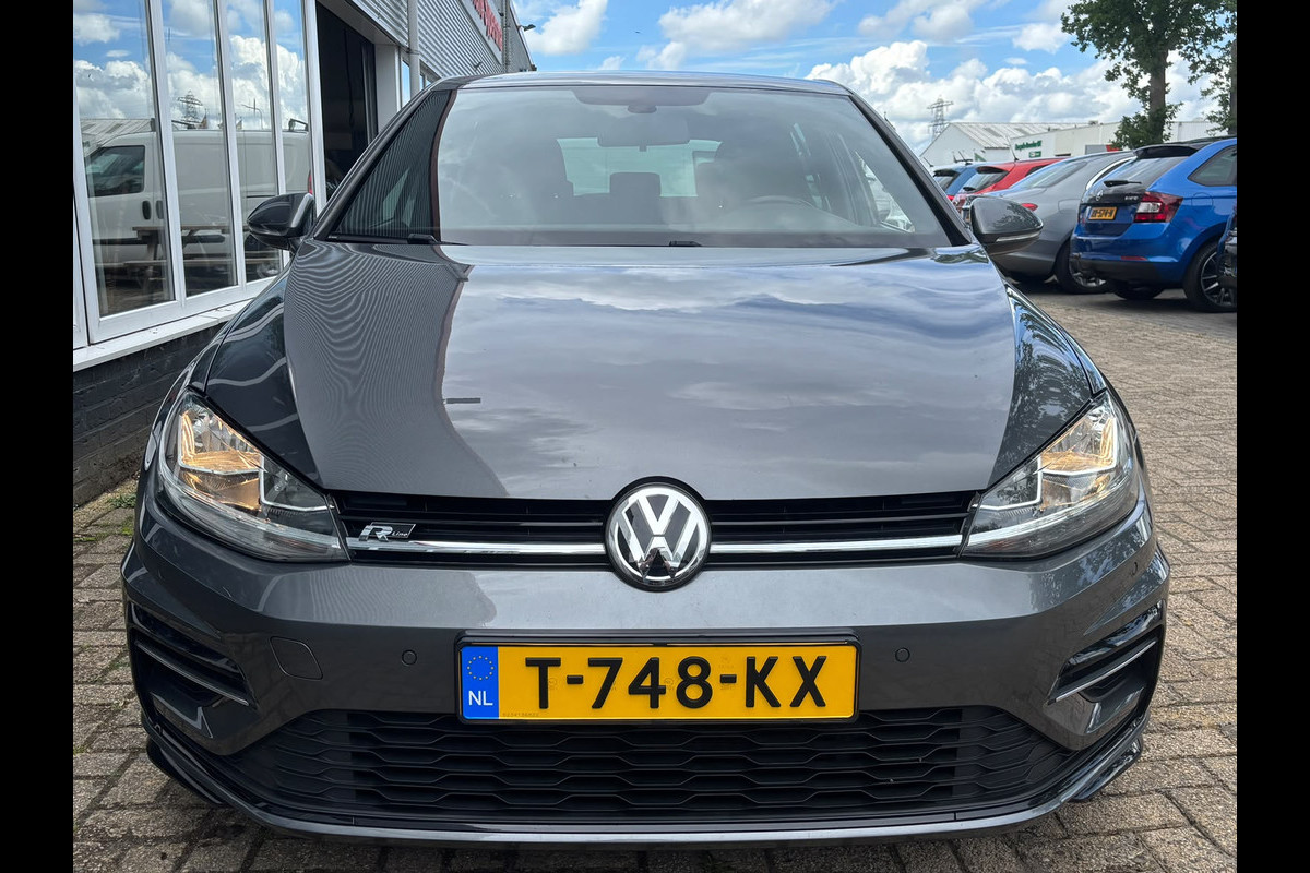 Volkswagen Golf 1.5 TSI Highline Business R-Line | Automaat | Parkeersensoren | Apple Carplay | Adaptieve Cruise