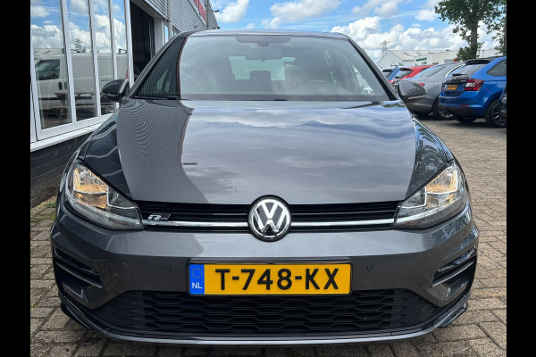 Volkswagen Golf 1.5 TSI Highline Business R-Line | Automaat | Parkeersensoren | Apple Carplay | Adaptieve Cruise