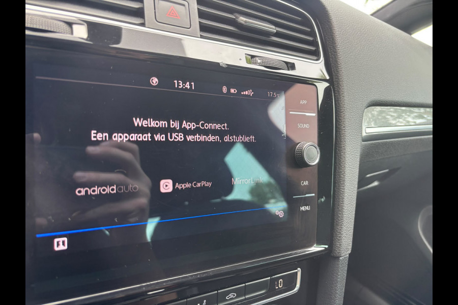 Volkswagen Golf 1.5 TSI Highline Business R-Line | Automaat | Parkeersensoren | Apple Carplay | Adaptieve Cruise