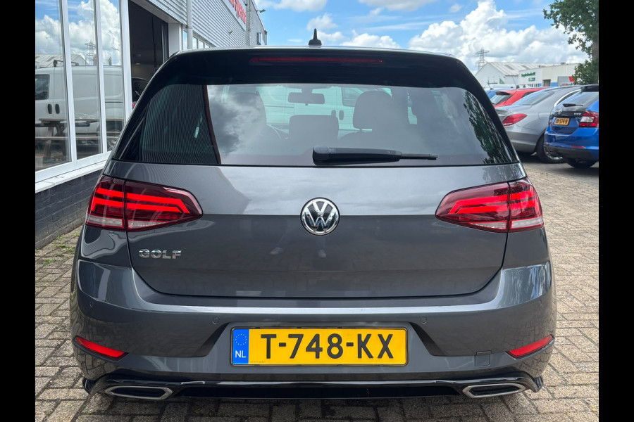 Volkswagen Golf 1.5 TSI Highline Business R-Line | Automaat | Parkeersensoren | Apple Carplay | Adaptieve Cruise