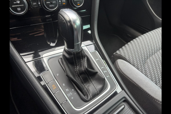 Volkswagen Golf 1.5 TSI Highline Business R-Line | Automaat | Parkeersensoren | Apple Carplay | Adaptieve Cruise