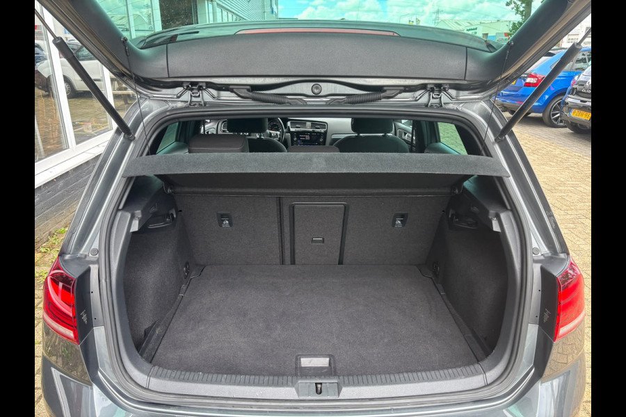 Volkswagen Golf 1.5 TSI Highline Business R-Line | Automaat | Parkeersensoren | Apple Carplay | Adaptieve Cruise