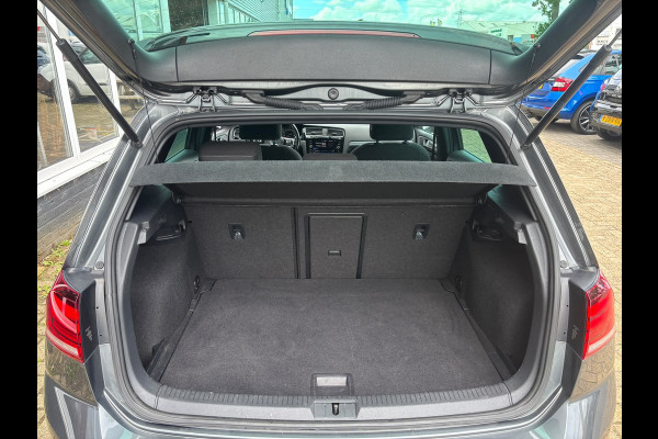 Volkswagen Golf 1.5 TSI Highline Business R-Line | Automaat | Parkeersensoren | Apple Carplay | Adaptieve Cruise