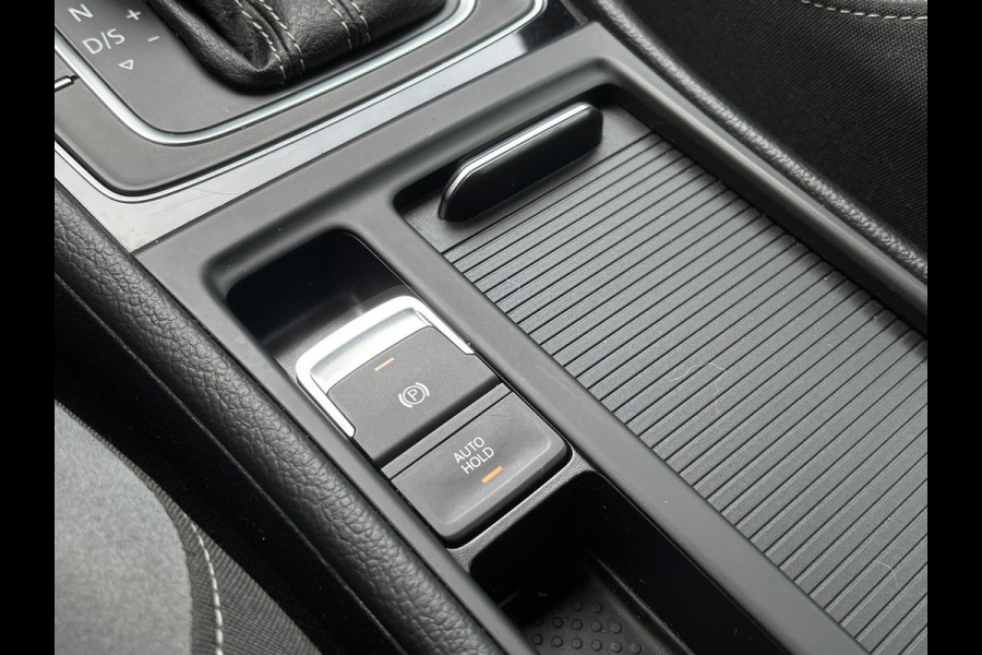 Volkswagen Golf 1.5 TSI Highline Business R-Line | Automaat | Parkeersensoren | Apple Carplay | Adaptieve Cruise