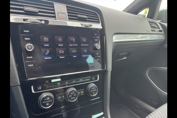 Volkswagen Golf 1.5 TSI Highline Business R-Line | Automaat | Parkeersensoren | Apple Carplay | Adaptieve Cruise