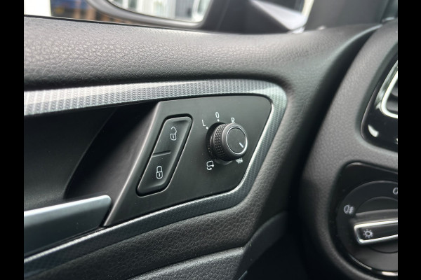 Volkswagen Golf 1.5 TSI Highline Business R-Line | Automaat | Parkeersensoren | Apple Carplay | Adaptieve Cruise