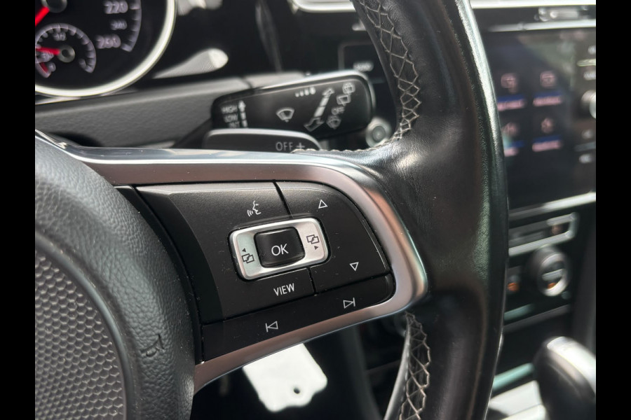 Volkswagen Golf 1.5 TSI Highline Business R-Line | Automaat | Parkeersensoren | Apple Carplay | Adaptieve Cruise