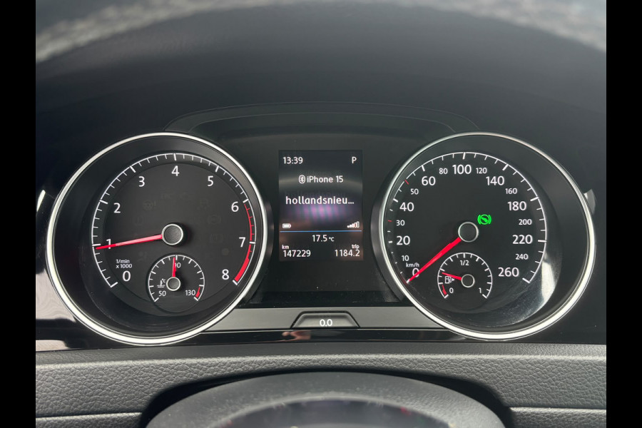 Volkswagen Golf 1.5 TSI Highline Business R-Line | Automaat | Parkeersensoren | Apple Carplay | Adaptieve Cruise