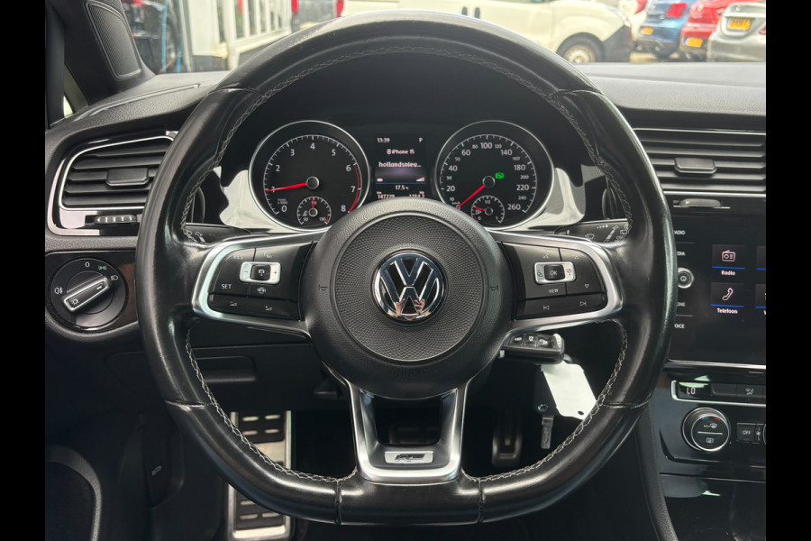 Volkswagen Golf 1.5 TSI Highline Business R-Line | Automaat | Parkeersensoren | Apple Carplay | Adaptieve Cruise