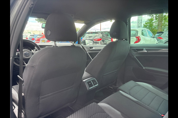Volkswagen Golf 1.5 TSI Highline Business R-Line | Automaat | Parkeersensoren | Apple Carplay | Adaptieve Cruise