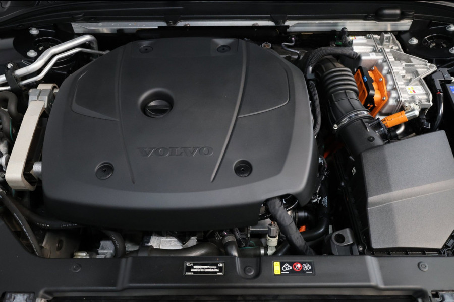 Volvo V60 2.0 T8 Twin Engine AWD R-Design BTW/LED/VIRTUAL/PANO/LEER+S.VERWARMING+MEMORY/KEYLES/CAM/HUD/LINE/ACC/12 MDN GARANTIE!