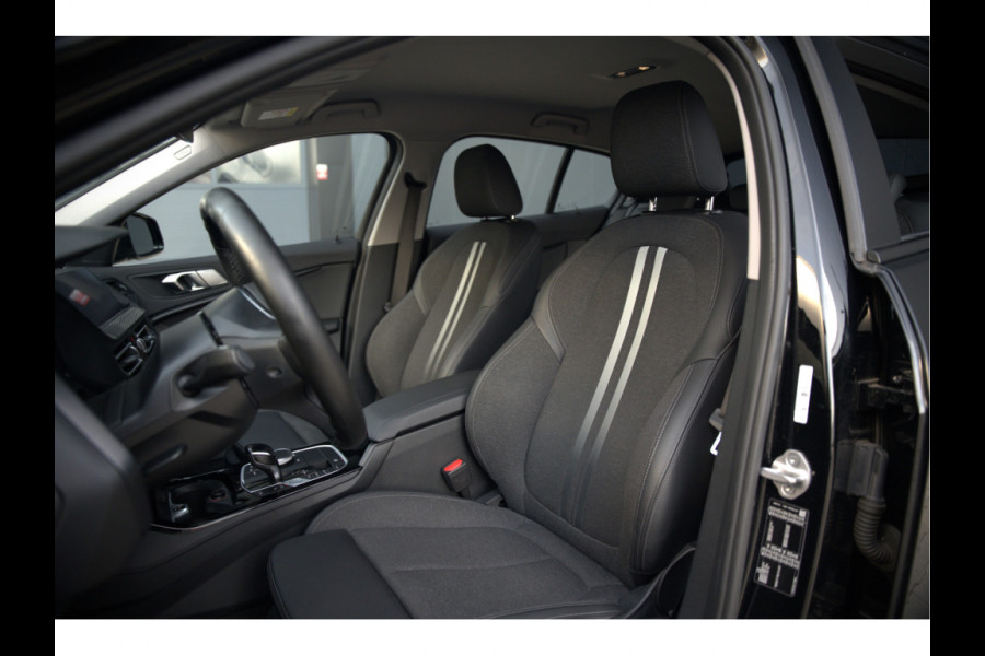 BMW 1-serie 118i Executive Sportline | Cruise Contol | Ambiance Verlichting | Navigatie | Keyless | Parkeersensoren | DAB | Climate Control | LED | BTW