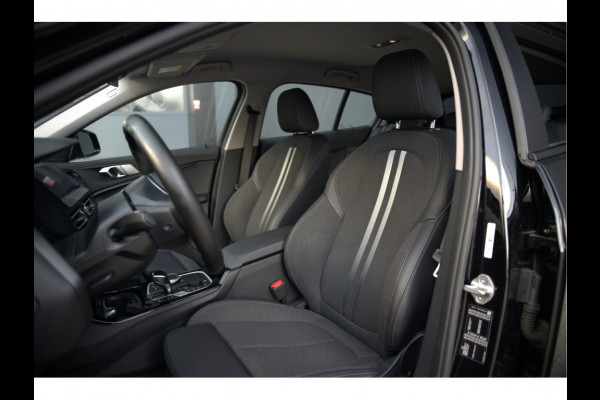 BMW 1-serie 118i Executive Sportline | Cruise Contol | Ambiance Verlichting | Navigatie | Keyless | Parkeersensoren | DAB | Climate Control | LED | BTW