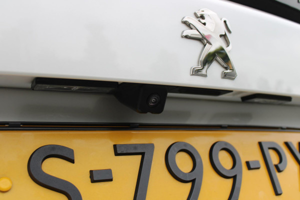 Peugeot 2008 1.2 100PK ALLURE PACK | NAVIGATIE 10" TOUCHSCREEN| ACHTERUITRIJ CAMERA | 3-D INSTRUMENTENPANEEL | APPLE CARPLAY/ANDROID AUTO | LICHTMETALEN VELGEN 17" | DAB+ RADIO | CRUISE CONTROL | GETINTE RUITEN |