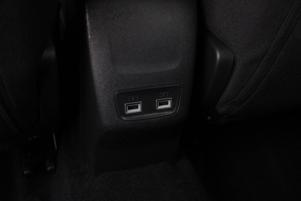 Peugeot 2008 1.2 100PK ALLURE PACK | NAVIGATIE 10" TOUCHSCREEN| ACHTERUITRIJ CAMERA | 3-D INSTRUMENTENPANEEL | APPLE CARPLAY/ANDROID AUTO | LICHTMETALEN VELGEN 17" | DAB+ RADIO | CRUISE CONTROL | GETINTE RUITEN |