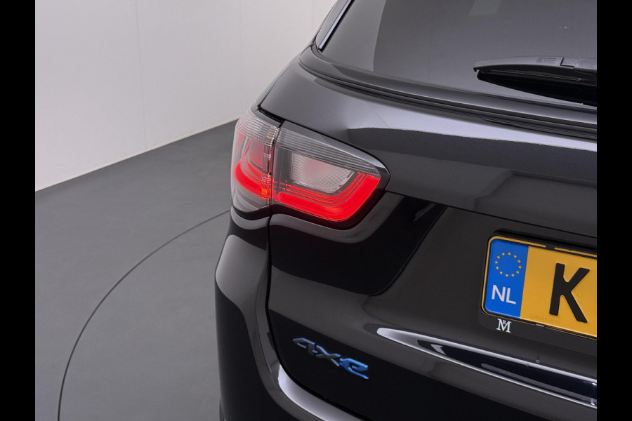 Jeep Compass 1.3 Plug-In Hybrid 80th Anniversary 4WD VAN: 26.900,- VOOR: 24.220,- UW WKVOORDEEL: 2.680,- | PHEV| ACHTERUITRIJCAMERA| ADAPTIVE CRUISE CONTROL| APPLE CAPLAY/ ANDROID AUTO|