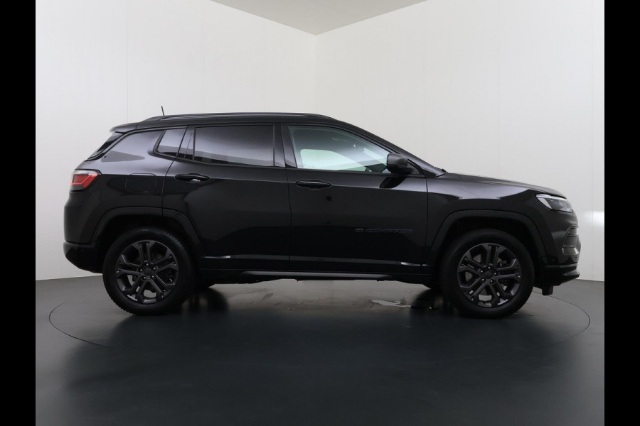 Jeep Compass 1.3 Plug-In Hybrid 80th Anniversary 4WD VAN: 26.900,- VOOR: 24.220,- UW WKVOORDEEL: 2.680,- | PHEV| ACHTERUITRIJCAMERA| ADAPTIVE CRUISE CONTROL| APPLE CAPLAY/ ANDROID AUTO|