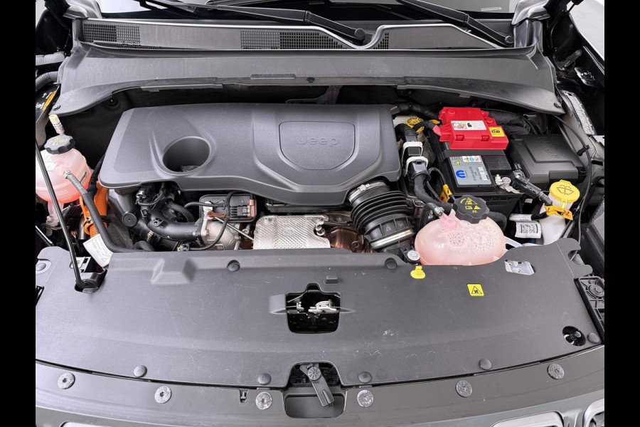 Jeep Compass 1.3 Plug-In Hybrid 80th Anniversary 4WD VAN: 26.900,- VOOR: 24.220,- UW WKVOORDEEL: 2.680,- | PHEV| ACHTERUITRIJCAMERA| ADAPTIVE CRUISE CONTROL| APPLE CAPLAY/ ANDROID AUTO|