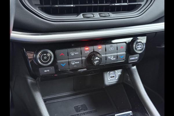 Jeep Compass 1.3 Plug-In Hybrid 80th Anniversary 4WD VAN: 26.900,- VOOR: 24.220,- UW WKVOORDEEL: 2.680,- | PHEV| ACHTERUITRIJCAMERA| ADAPTIVE CRUISE CONTROL| APPLE CAPLAY/ ANDROID AUTO|