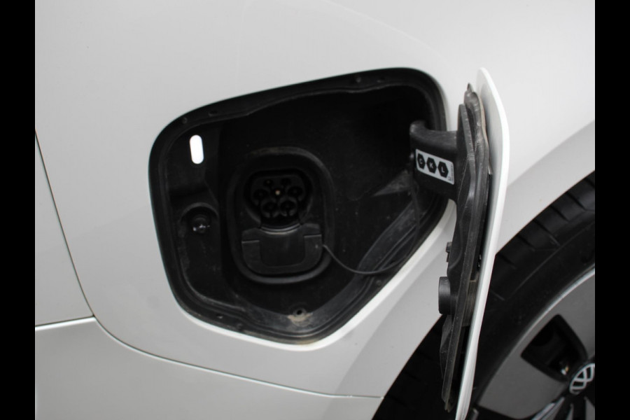 Volkswagen ID. Buzz Cargo 77 kWh Navigatie Apple Carplay Android Auto Parkeersensoren Adaptive Cruise Control Climate Control Lichtmetalen velgen LED