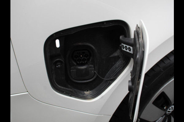Volkswagen ID. Buzz Cargo 77 kWh Navigatie Apple Carplay Android Auto Parkeersensoren Adaptive Cruise Control Climate Control Lichtmetalen velgen LED