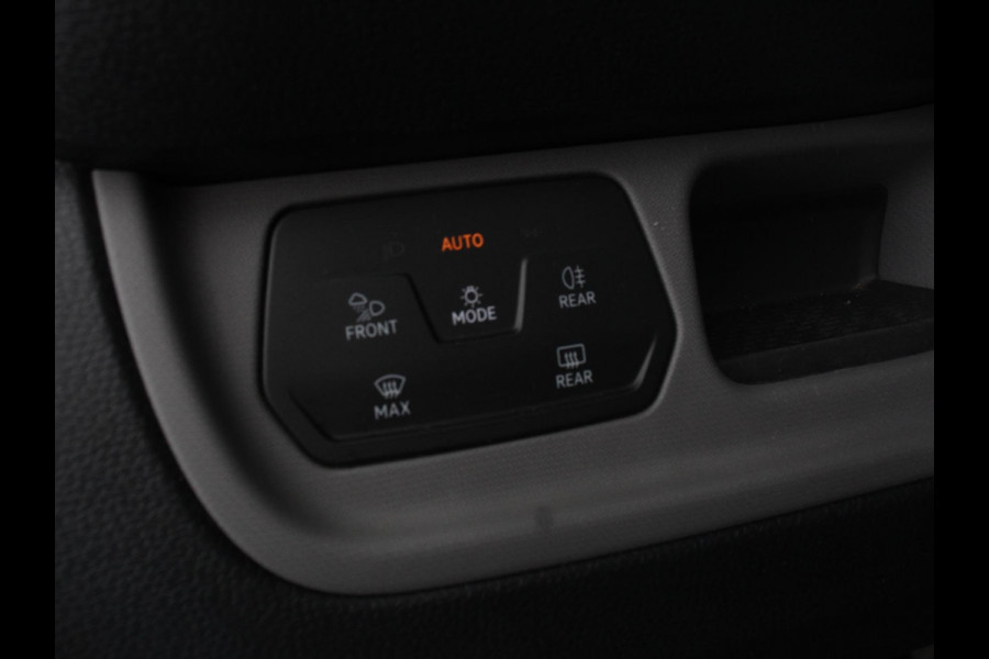 Volkswagen ID. Buzz Cargo 77 kWh Navigatie Apple Carplay Android Auto Parkeersensoren Adaptive Cruise Control Climate Control Lichtmetalen velgen LED