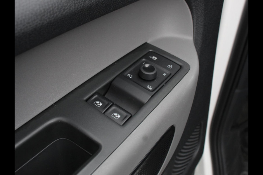 Volkswagen ID. Buzz Cargo 77 kWh Navigatie Apple Carplay Android Auto Parkeersensoren Adaptive Cruise Control Climate Control Lichtmetalen velgen LED