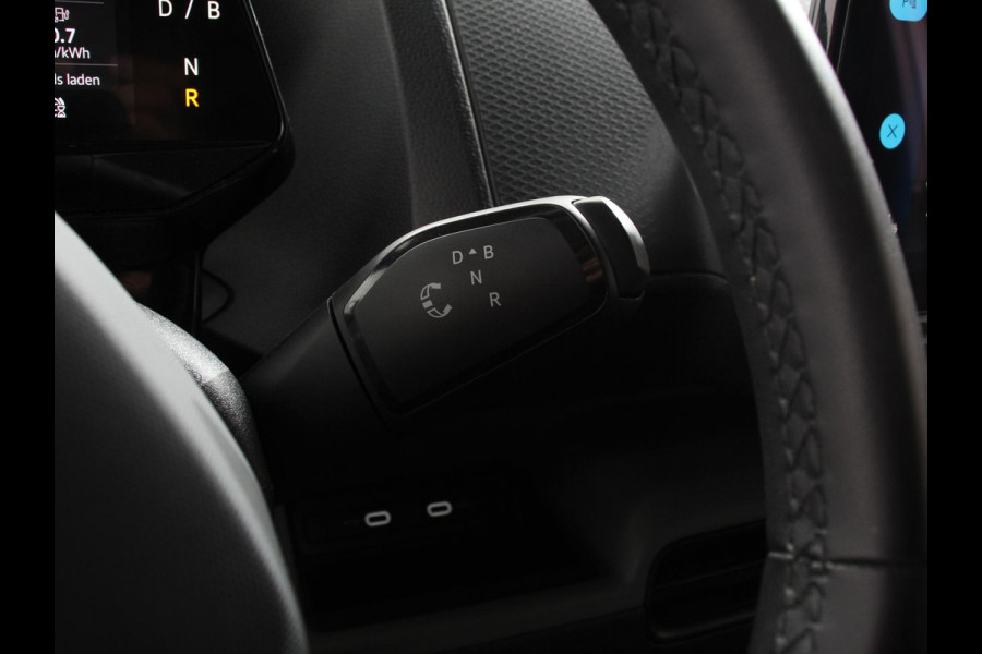 Volkswagen ID. Buzz Cargo 77 kWh Navigatie Apple Carplay Android Auto Parkeersensoren Adaptive Cruise Control Climate Control Lichtmetalen velgen LED