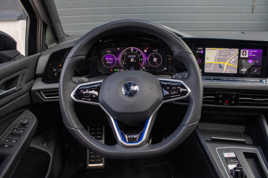 Volkswagen Golf 1.4 eHybrid GTE PANO LEDER CAMERA HUD ACC DODEHOEK