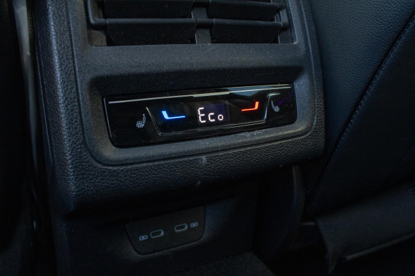 Volkswagen Golf 1.4 eHybrid GTE PANO LEDER CAMERA HUD ACC DODEHOEK
