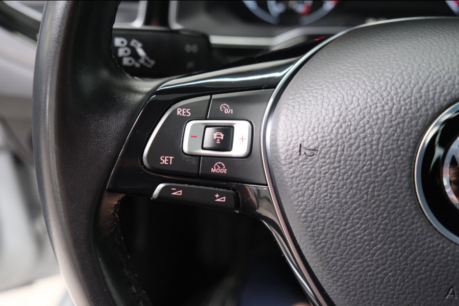 Volkswagen Polo 1.0 TSI Highline - N.A.P. Airco, Cruise, Carplay, Navi, PDC.