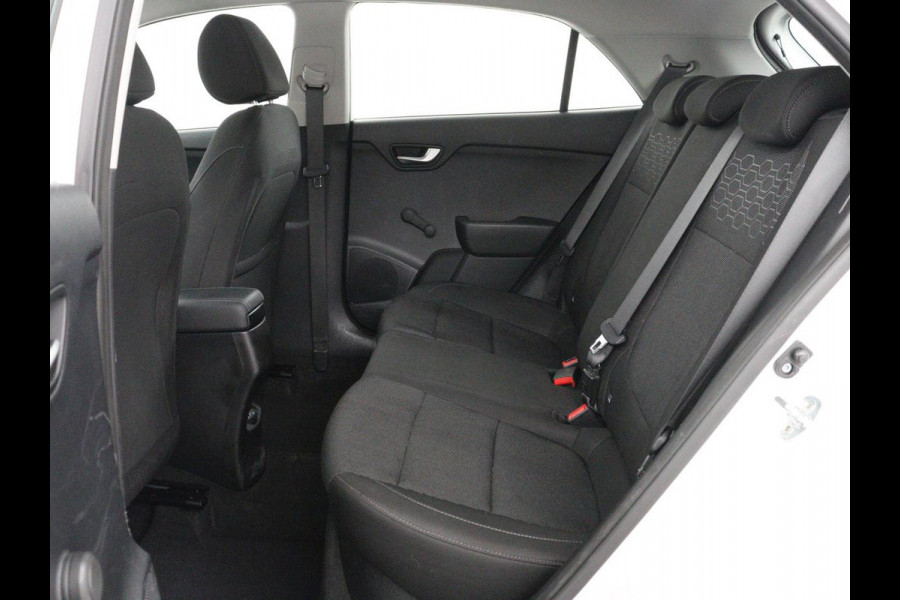 Kia Rio 1.0 T-GDi MHEV DynamicLine | Carplay | Camera | Adaptive cruise | Navigatie | Climate control | DAB | Parkeerhulp | Bluetooth