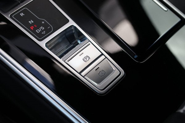 Audi A6 Avant 55 TFSI e Quattro S-Line *Pano*B&O*Camera*Soft-Close*Trekhaak*