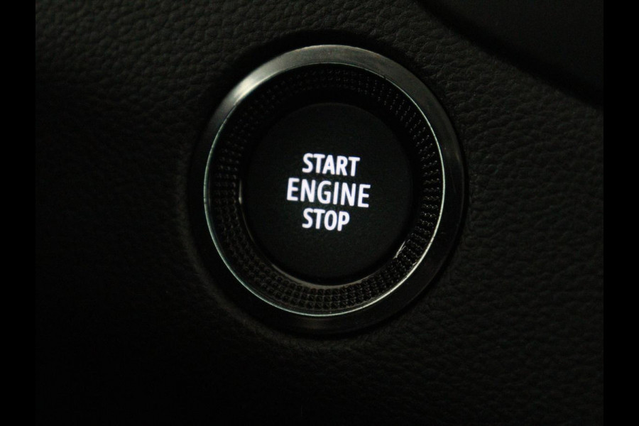 Renault Mégane 1.3 TCe Intens | Leder | Head-Up | Camera | DAB | Carplay | Stoelverwarming | Climate control | 17'' | Stuurverwarming | Cruise Control | Elektrische stoelen | Navigatie | Full LED | Keyless