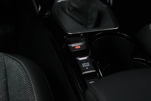 Peugeot 2008 1.2 100PK ALLURE | TREKHAAK | CAMERA VOOR + ACHTER | NAVIGATIE | DRAADLOZE APPLE CARPLAY/ANDROID AUTO | LED KOPLAMPEN | ALL SEASON BANDEN | ADAPTIVE CRUISE CONTROL | DODEHOEK BEWAKING |