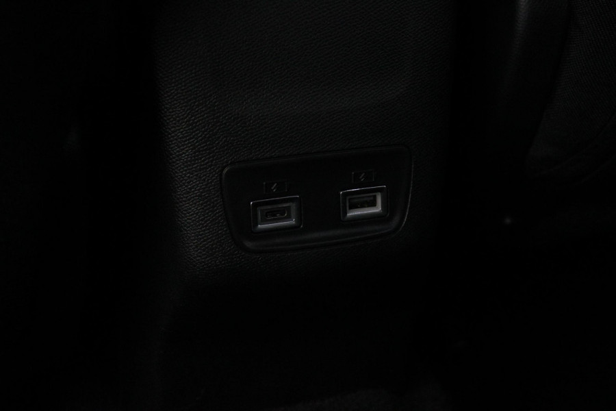 Peugeot 2008 1.2 100PK ALLURE | TREKHAAK | CAMERA VOOR + ACHTER | NAVIGATIE | DRAADLOZE APPLE CARPLAY/ANDROID AUTO | LED KOPLAMPEN | ALL SEASON BANDEN | ADAPTIVE CRUISE CONTROL | DODEHOEK BEWAKING |