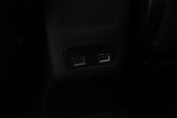Peugeot 2008 1.2 100PK ALLURE | TREKHAAK | CAMERA VOOR + ACHTER | NAVIGATIE | DRAADLOZE APPLE CARPLAY/ANDROID AUTO | LED KOPLAMPEN | ALL SEASON BANDEN | ADAPTIVE CRUISE CONTROL | DODEHOEK BEWAKING |