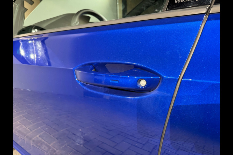 Volkswagen Golf 2.0 TSI R 4M Performance Pano|HuD|H/K|Akrapovic
