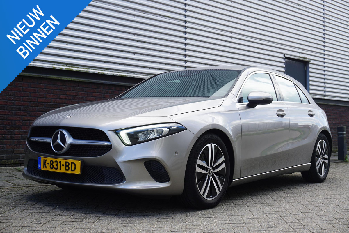 Mercedes-Benz A-Klasse 180 Luxury/Sportstoelen/Vol leer/Camera/ Widescreen/Carplay.