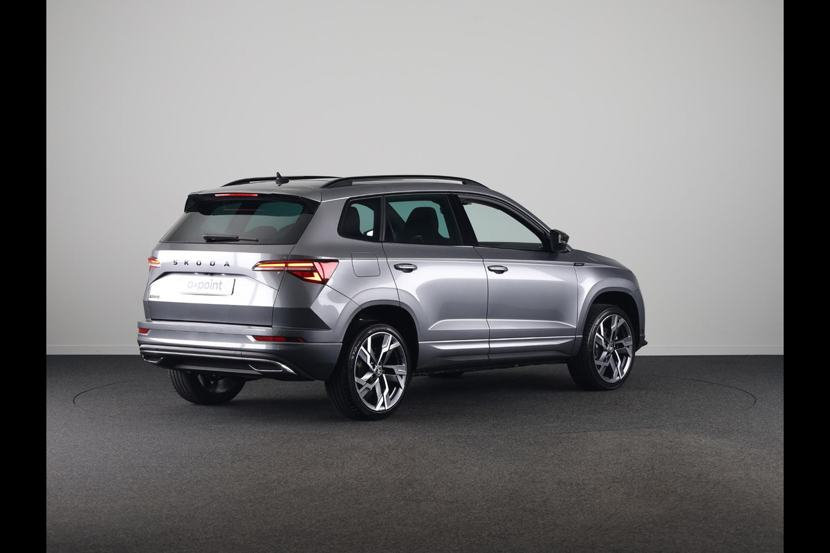 Škoda Karoq Sportline Ultimate 1.5 TSI ACT 150 pk 7 versn. DSG | Wegklapbare Trekhaak | Travel Assist Pakket Plus | Virtual Pedal | 19 Inch Velgen Sagitarius Aero