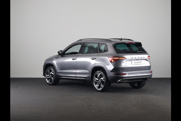 Škoda Karoq Sportline Ultimate 1.5 TSI ACT 150 pk 7 versn. DSG | Wegklapbare Trekhaak | Travel Assist Pakket Plus | Virtual Pedal | 19 Inch Velgen Sagitarius Aero