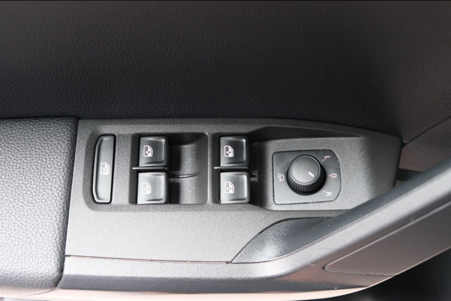 Seat Arona 1.0 TSI Style Business Intense - N.A.P. Airco, Cruise, Navi, PDC, Camera, Carplay.