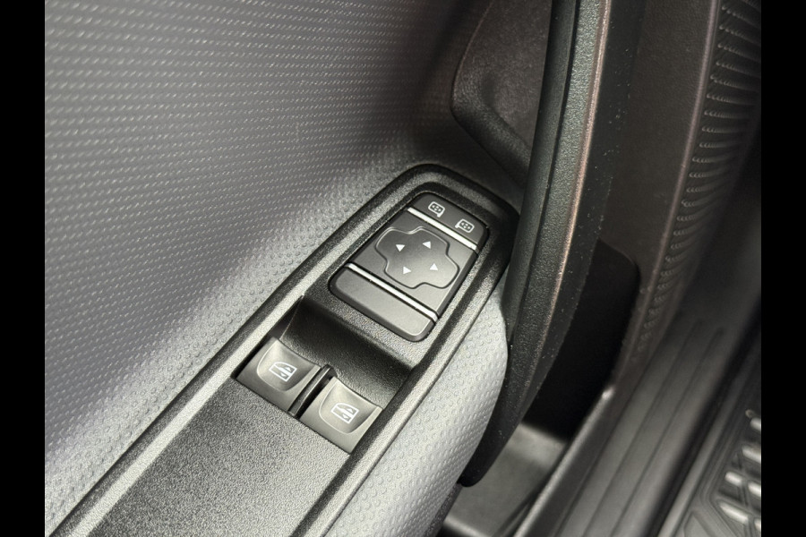 Mercedes-Benz Citan 112 1.5 CDI Automaat L1 Dubbele Schuifdeuren Trekhaak Cruise control Carplay Camera Airco Parkeersensoren
