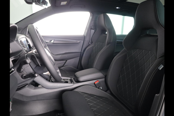 Škoda Karoq Sportline Ultimate 1.5 TSI ACT 150 pk 7 versn. DSG | Wegklapbare Trekhaak | Travel Assist Pakket Plus | Virtual Pedal | 19 Inch Velgen Sagitarius Aero