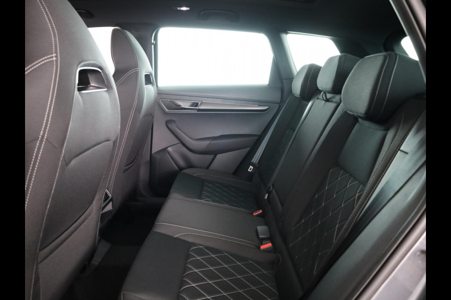 Škoda Karoq Sportline Ultimate 1.5 TSI ACT 150 pk 7 versn. DSG | Wegklapbare Trekhaak | Travel Assist Pakket Plus | Virtual Pedal | 19 Inch Velgen Sagitarius Aero