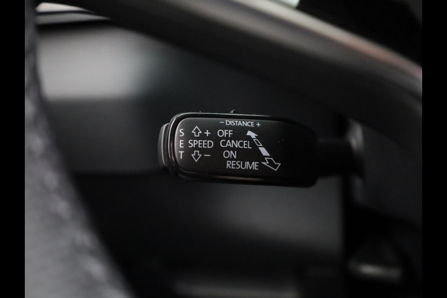 Škoda Karoq Sportline Ultimate 1.5 TSI ACT 150 pk 7 versn. DSG | Wegklapbare Trekhaak | Travel Assist Pakket Plus | Virtual Pedal | 19 Inch Velgen Sagitarius Aero