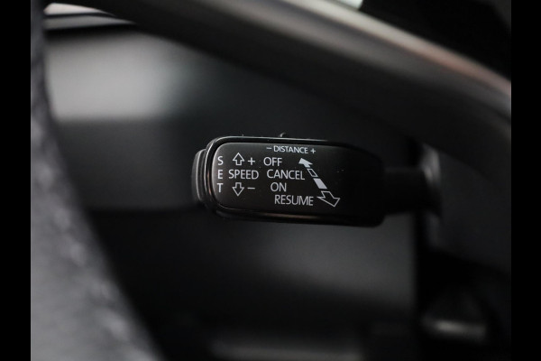 Škoda Karoq Sportline Ultimate 1.5 TSI ACT 150 pk 7 versn. DSG | Wegklapbare Trekhaak | Travel Assist Pakket Plus | Virtual Pedal | 19 Inch Velgen Sagitarius Aero